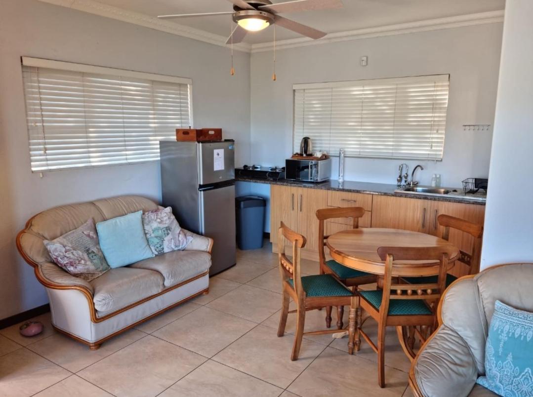 Lagoon Breeze Guest House Knysna Bagian luar foto